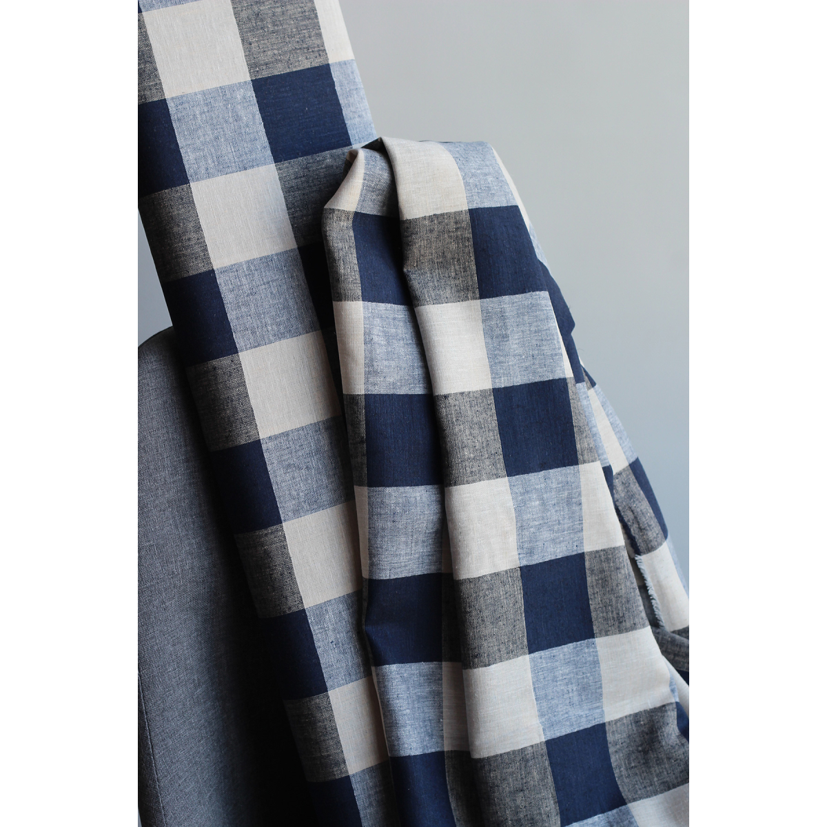 Tissu lin viscose grand vichy bleu marine et naturel