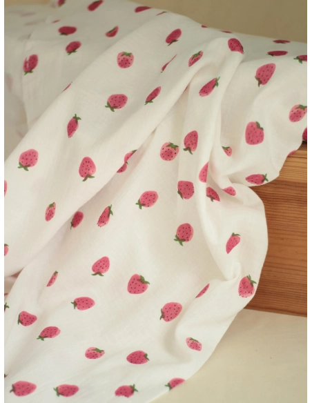 Dora - Double gaze de coton blanc motif fraises rosées