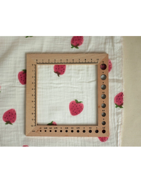 Dora - Double gaze de coton blanc motif fraises rosées