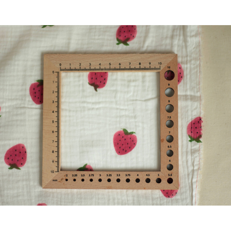 Dora - Double gaze de coton blanc motif fraises rosées