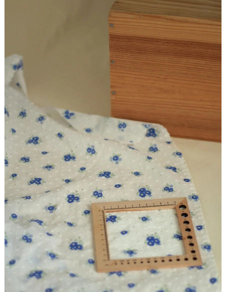 Rozen - Plumetis de coton blanc imprimé exclusif bleu cobalt