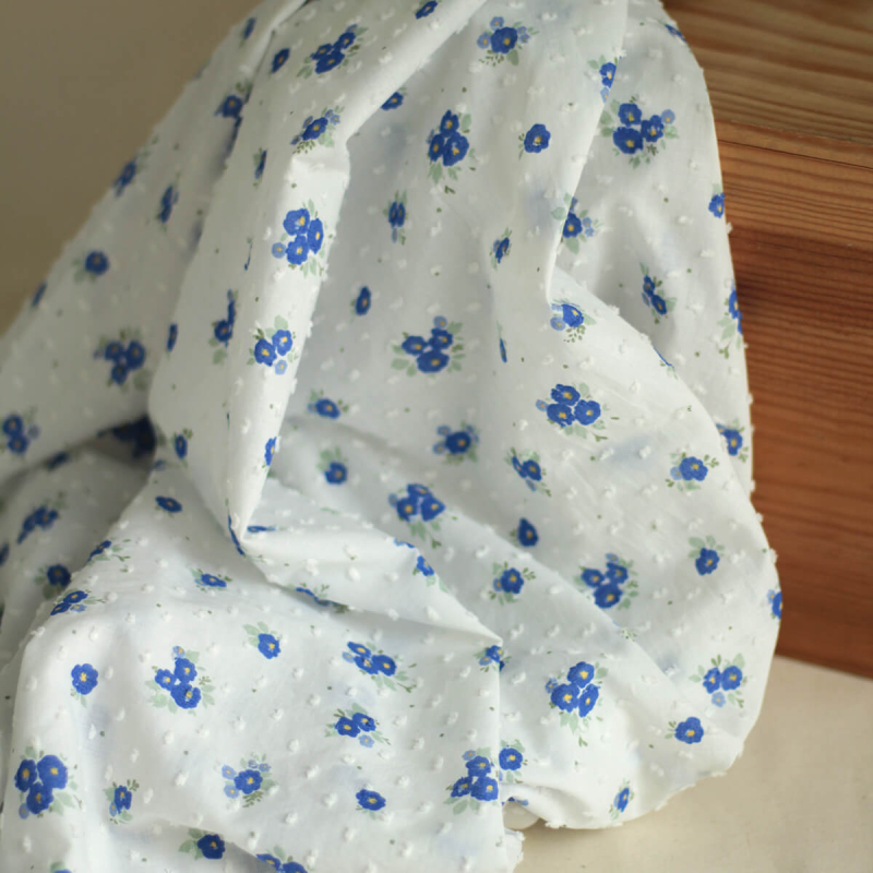 Rozen - Plumetis de coton blanc imprimé exclusif bleu cobalt