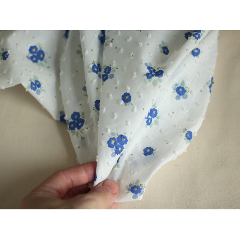 Rozen - Plumetis de coton blanc imprimé exclusif bleu cobalt