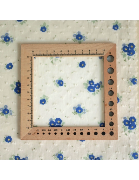 Rozen - Plumetis de coton blanc imprimé exclusif bleu cobalt