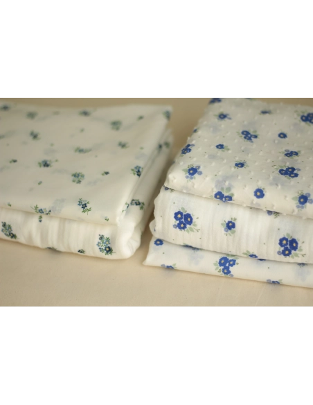 Rozen - Plumetis de coton blanc imprimé exclusif bleu cobalt