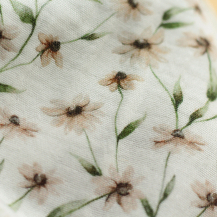 - Double gaze de coton BIO blanc imprimé fleuri ocre