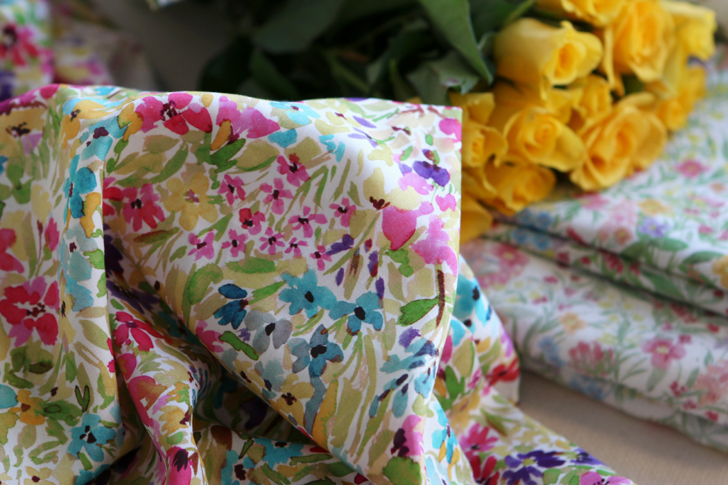 Monica - Coton satiné bio à imprimé fleuri aquarelle