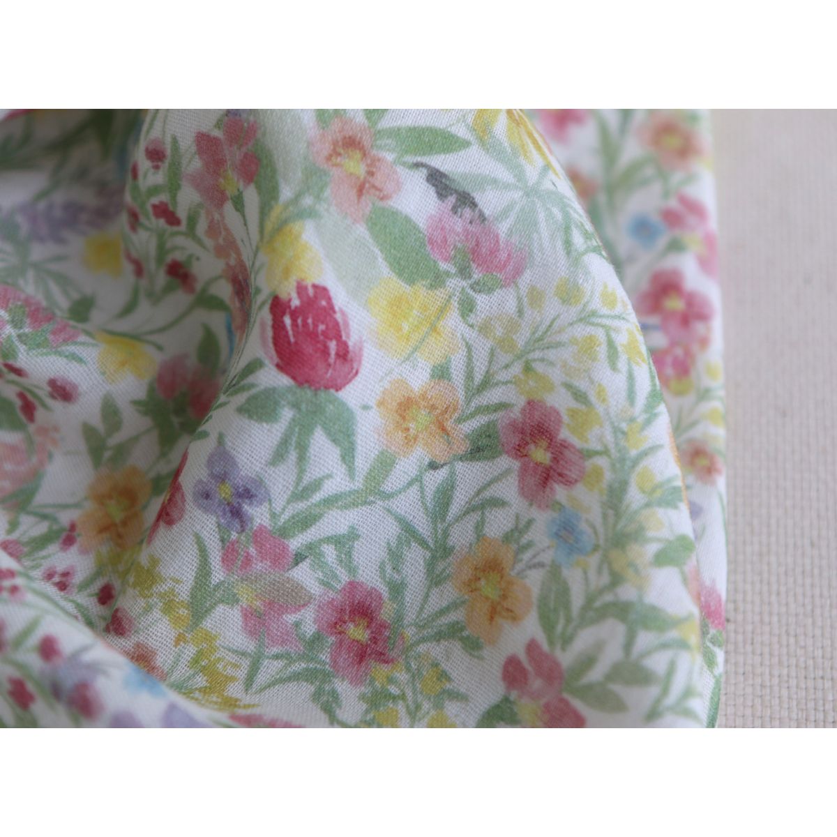 copy of Celine - Double gaze de coton BIO blanc motif fleuri marine / moutarde copy of Celine - Double gaze de coton BIO blanc motif fleuri marine / moutarde