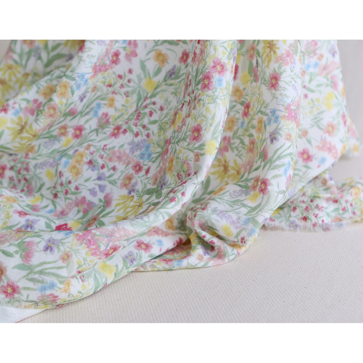 copy of Celine - Double gaze de coton BIO blanc motif fleuri marine / moutarde copy of Celine - Double gaze de coton BIO blanc motif fleuri marine / moutarde