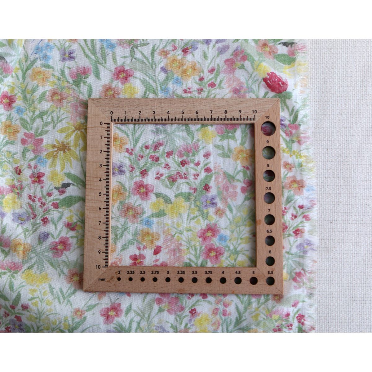 copy of Celine - Double gaze de coton BIO blanc motif fleuri marine / moutarde copy of Celine - Double gaze de coton BIO blanc motif fleuri marine / moutarde