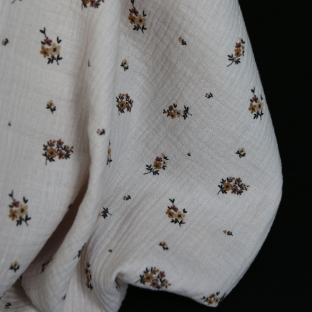 Laure - Double gaze coton BIO motif exclusif cuir fond mastic Laure - Double gaze coton BIO motif exclusif cuir fond mastic