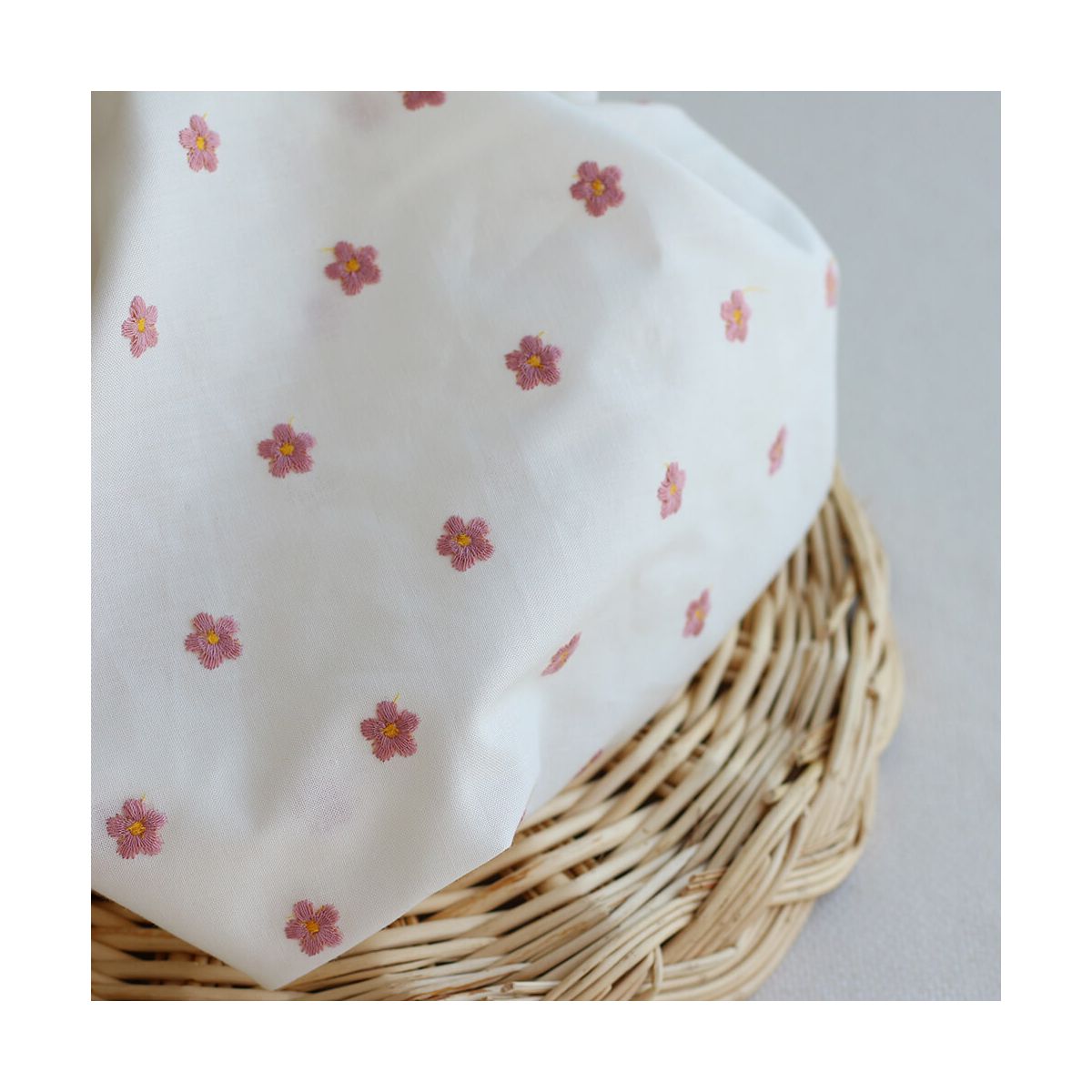 copy of Popeline coton organique broderies pâquerettes copy of Popeline coton organique broderies pâquerettes