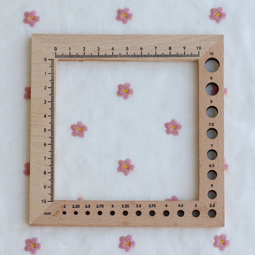 copy of Popeline coton organique broderies pâquerettes