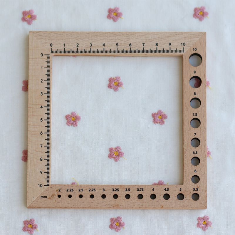 copy of Popeline coton organique broderies pâquerettes