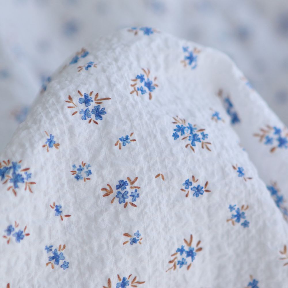 copy of Paulette - Tissu coton texturé gaufré fleuri rouge et vert