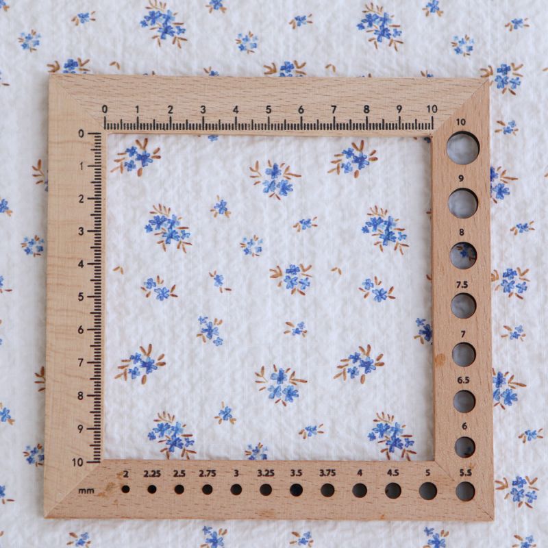 copy of Paulette - Tissu coton texturé gaufré fleuri rouge et vert