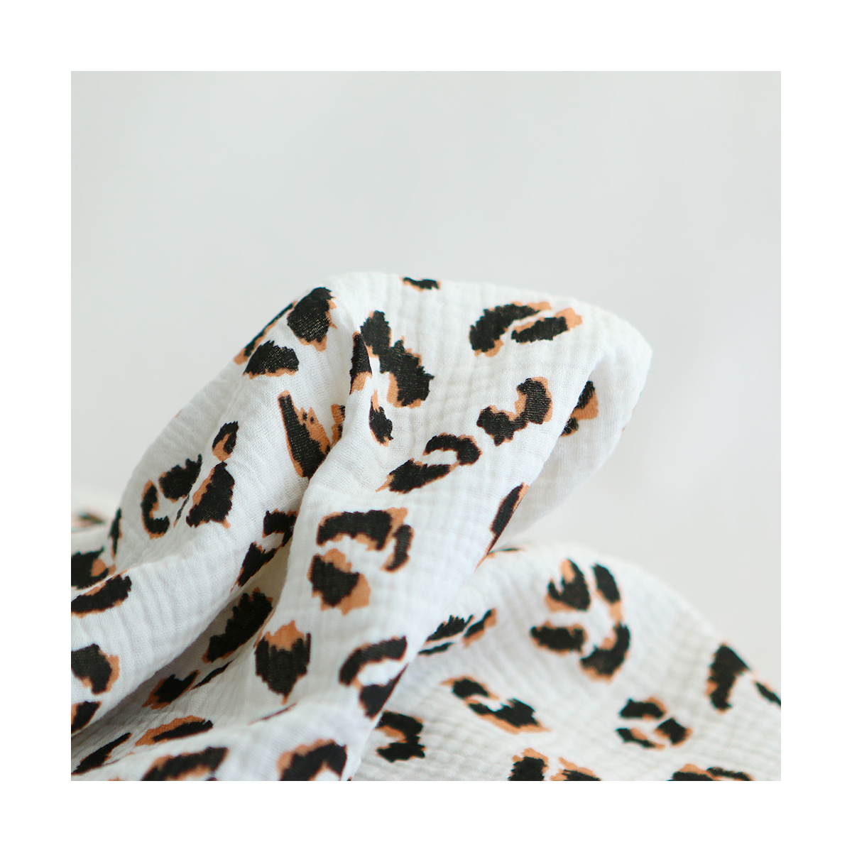 Double gaze de coton Fauve Graou fond écru Double gaze de coton Fauve Graou fond écru