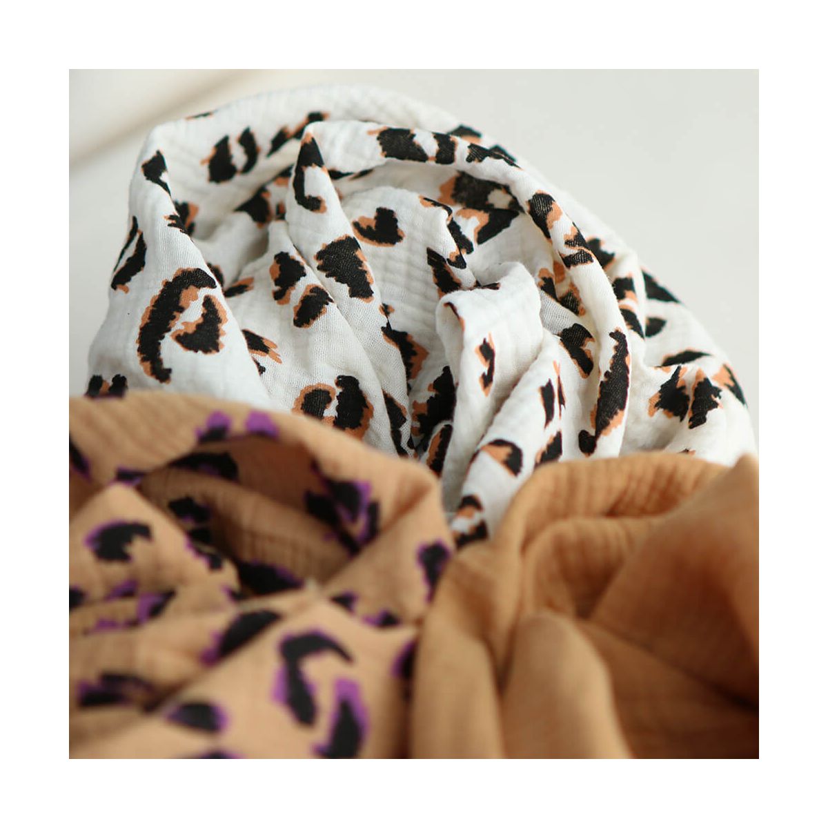 Double gaze de coton Fauve Graou fond écru Double gaze de coton Fauve Graou fond écru