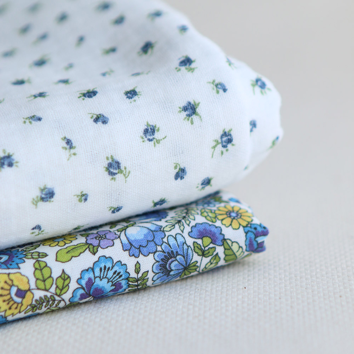 Carole - Double gaze de coton BIO fleuri bleu