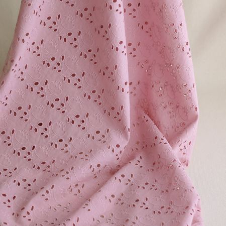 Broderie anglaise coton coloris vieux rose Broderie anglaise coton coloris vieux rose