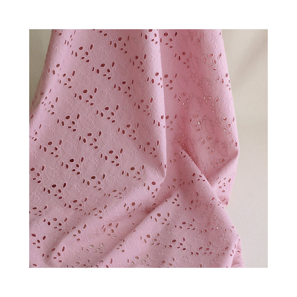 Broderie anglaise coton coloris vieux rose Broderie anglaise coton coloris vieux rose