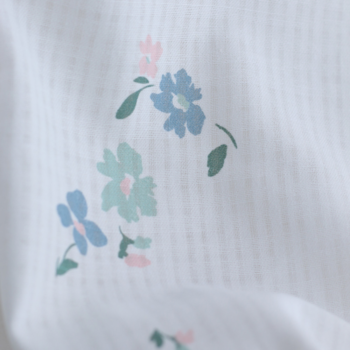 copy of Seersucker / Coton gaufré doux fond blanc motif fleuri rouge rose