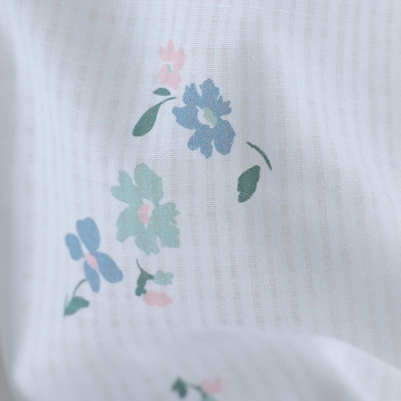 copy of Seersucker / Coton gaufré doux fond blanc motif fleuri rouge rose