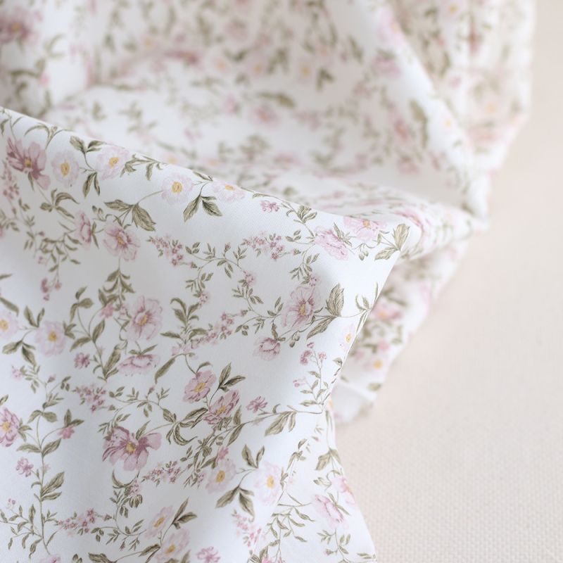 Romy - Popeline douce coton organique fond ivoire imprimé fleuri