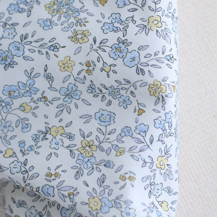 Suzy - Batiste de coton douce à imprimé fleuri bleu