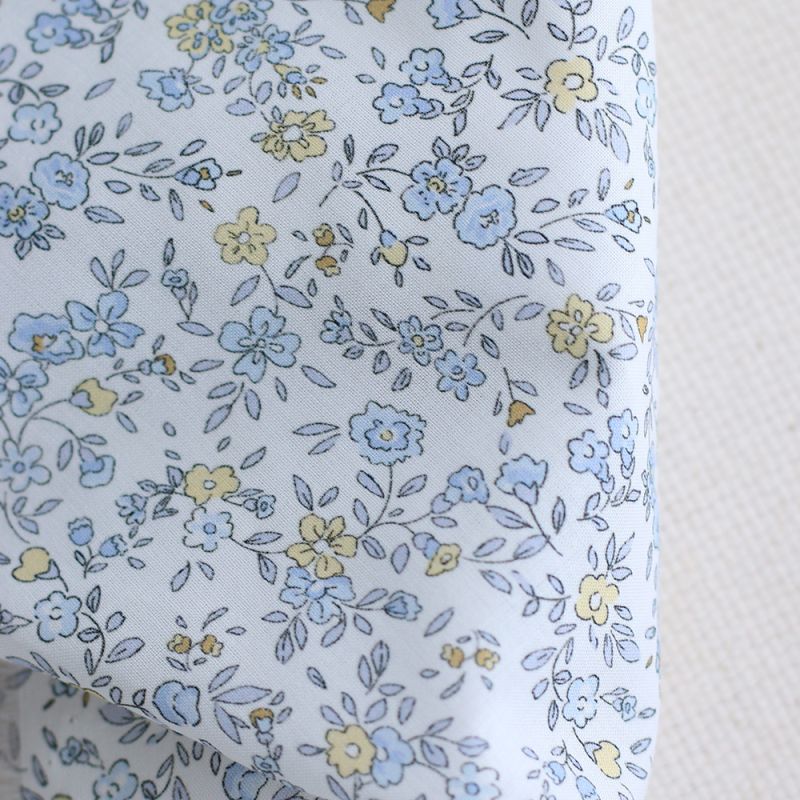 Suzy - Batiste de coton douce à imprimé fleuri bleu