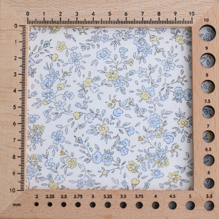 Suzy - Batiste de coton douce à imprimé fleuri bleu