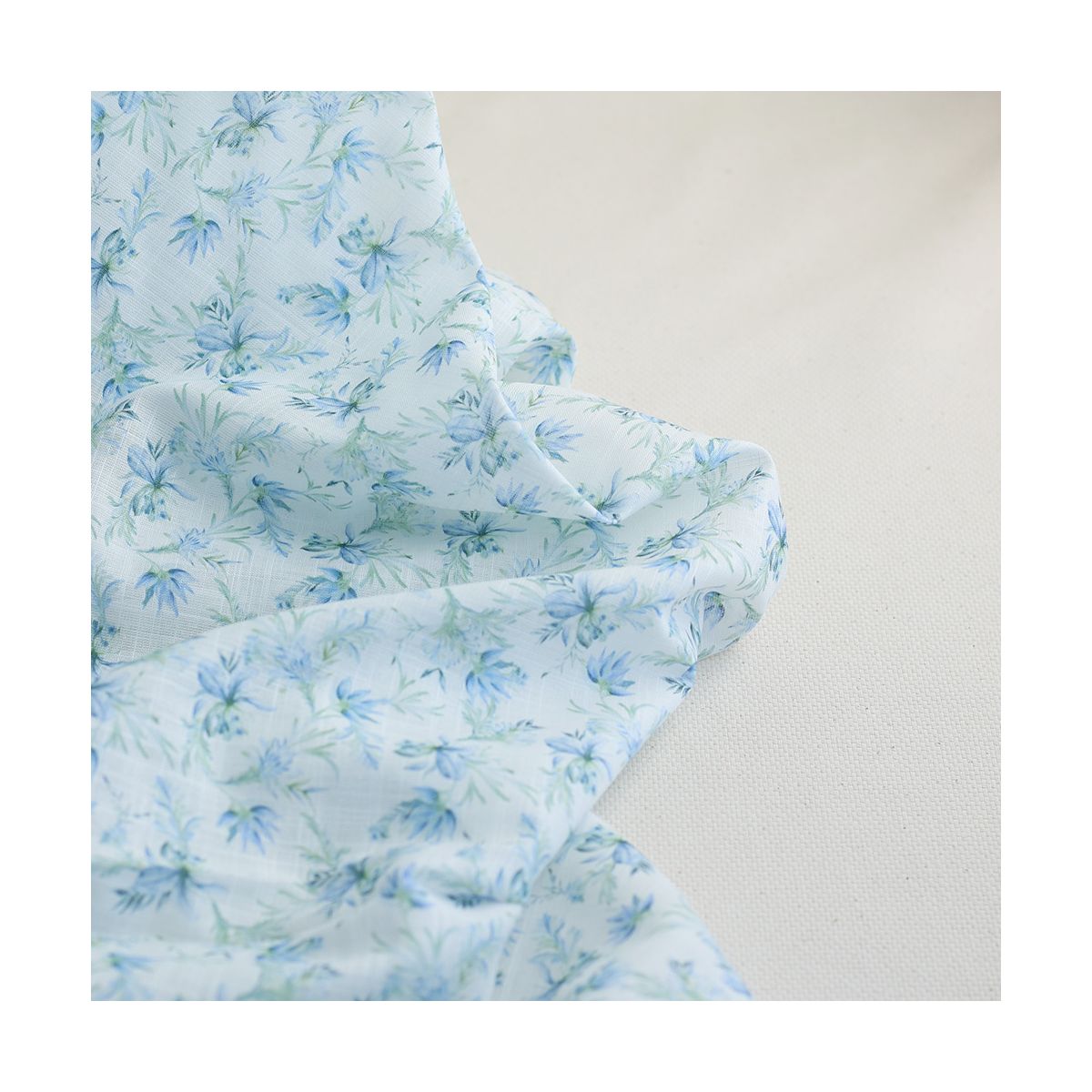 copy of Lisette - Voile de coton texturé imprimé fleuri copy of Lisette - Voile de coton texturé imprimé fleuri