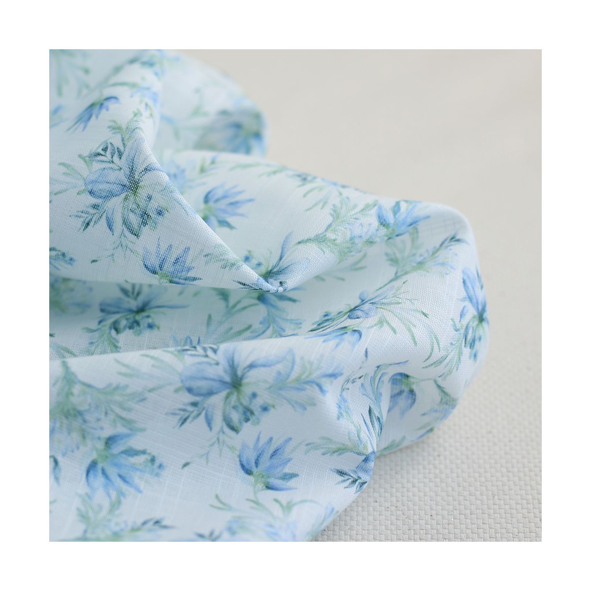 copy of Lisette - Voile de coton texturé imprimé fleuri copy of Lisette - Voile de coton texturé imprimé fleuri
