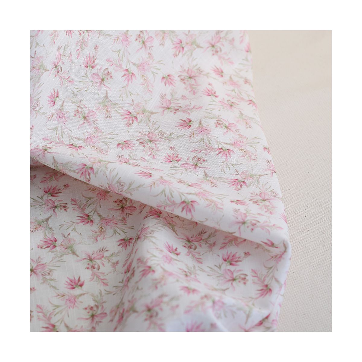 Pernille - Voile de coton texturé imprimé fleuri rose Pernille - Voile de coton texturé imprimé fleuri rose