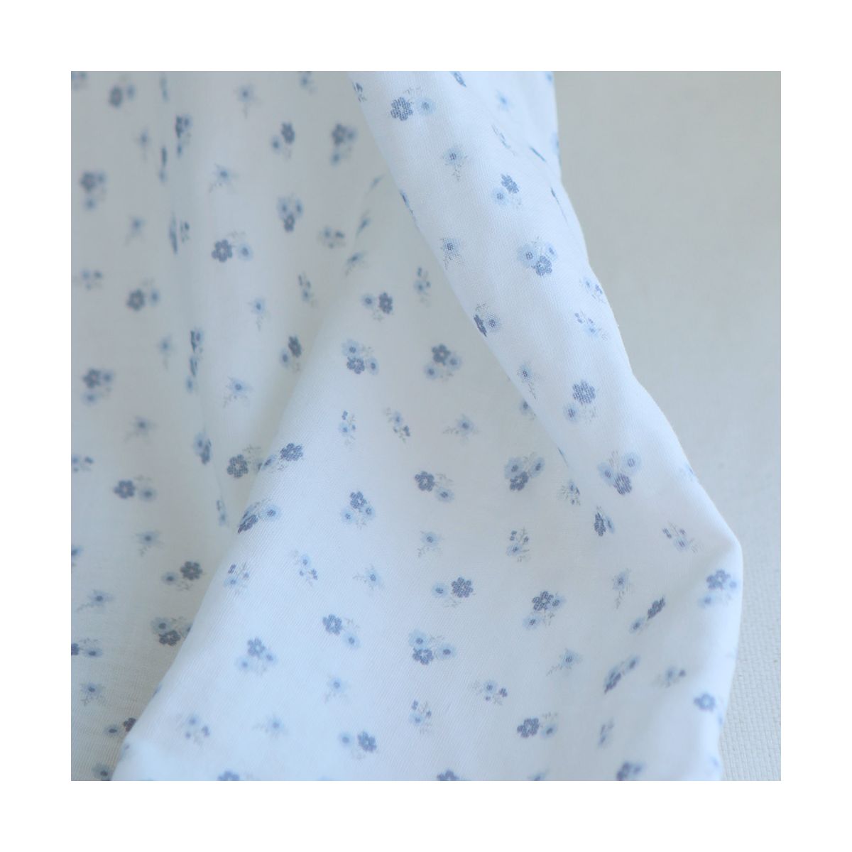 copy of Clémence - Double gaze de coton BIO blanc motif fleuri rose copy of Clémence - Double gaze de coton BIO blanc motif fleuri rose