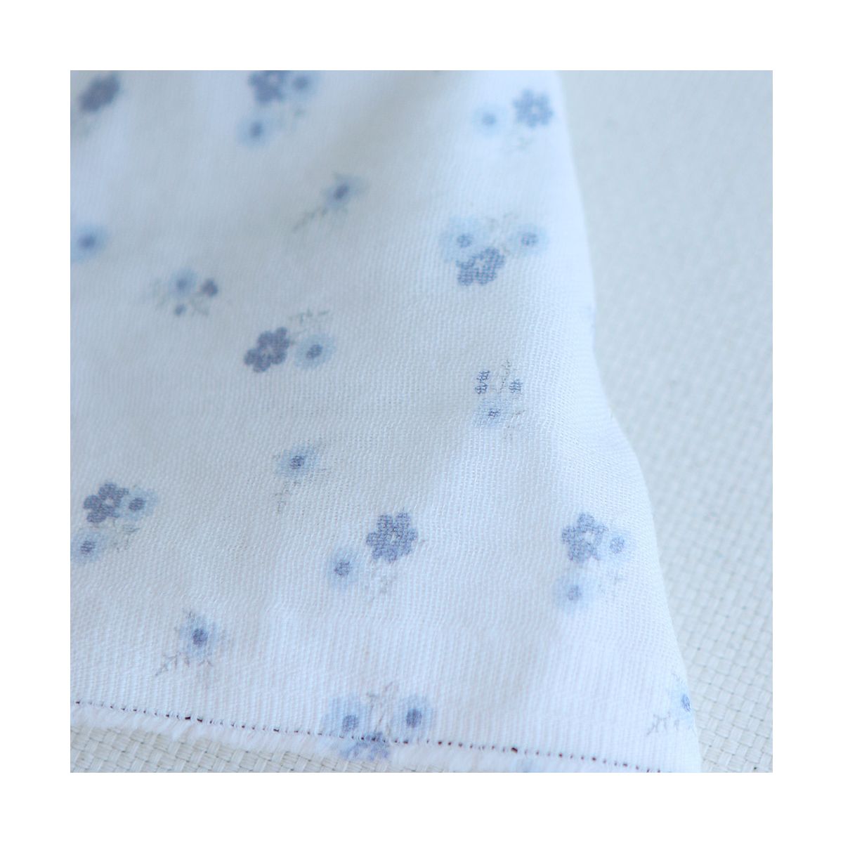 copy of Clémence - Double gaze de coton BIO blanc motif fleuri rose copy of Clémence - Double gaze de coton BIO blanc motif fleuri rose