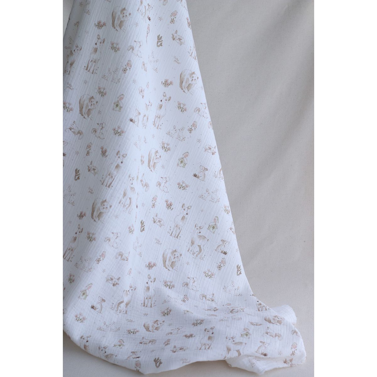 Robin - Double gaze de coton motif forêt tons beige Robin - Double gaze de coton motif forêt tons beige
