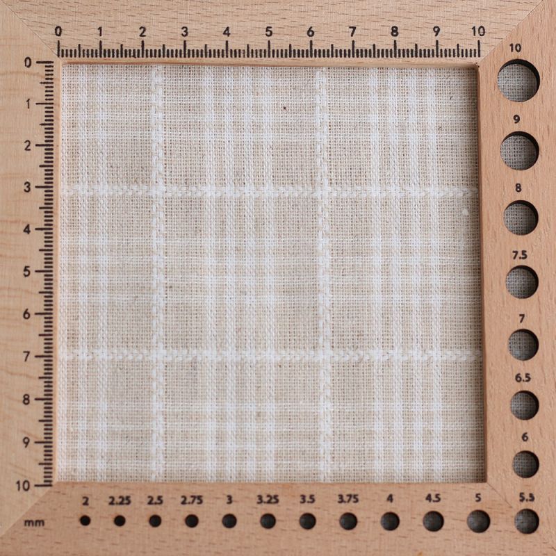 Tissu Lin et viscose texturé quadrillage écru et blanc