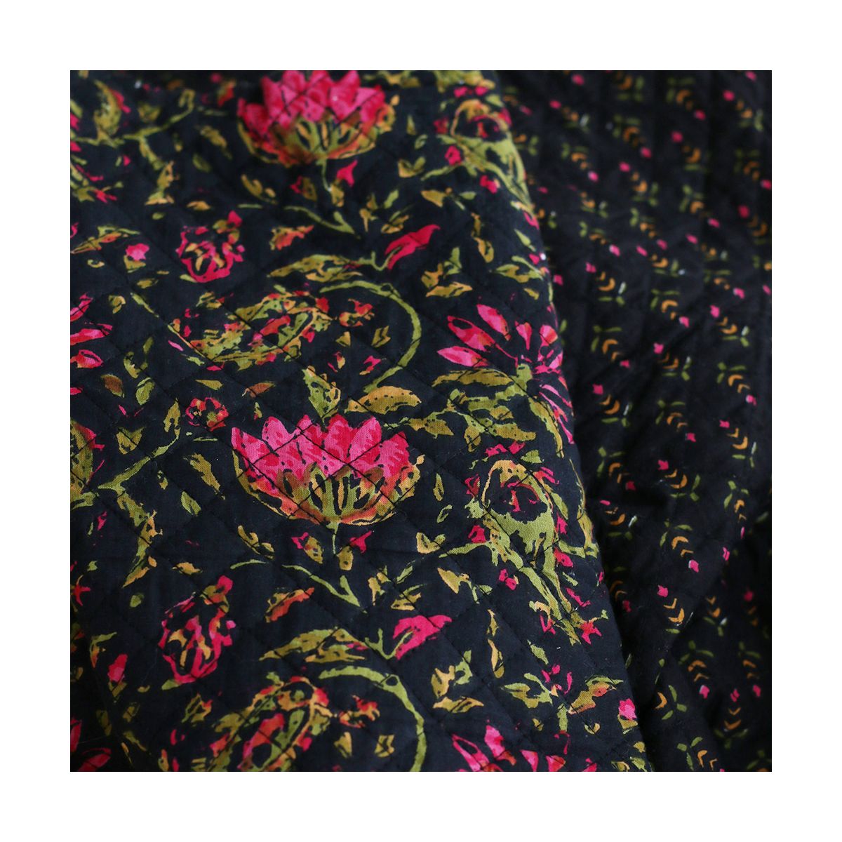 copy of Tissu indien matelassé double face coton hand block largeur 100cm copy of Tissu indien matelassé double face coton hand block largeur 100cm