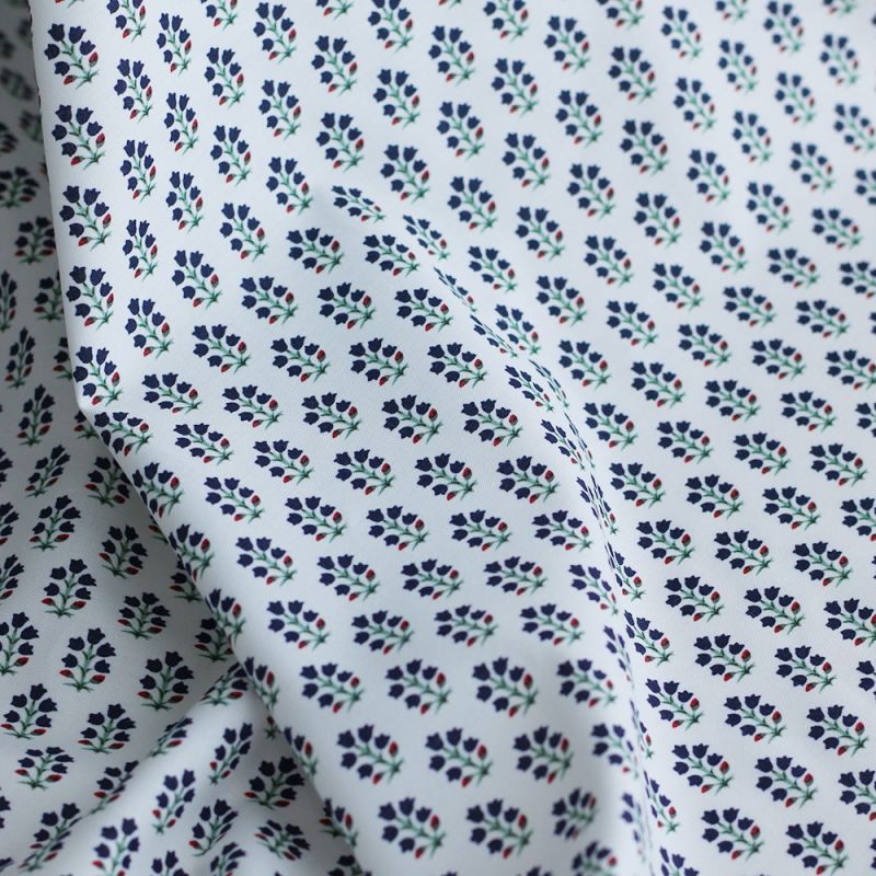 copy of Scarlett - Popeline douce coton organique fond ivoire fleuri bleu