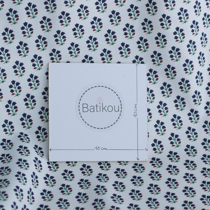 copy of Scarlett - Popeline douce coton organique fond ivoire fleuri bleu