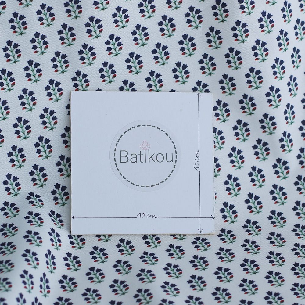 copy of Scarlett - Popeline douce coton organique fond ivoire fleuri bleu