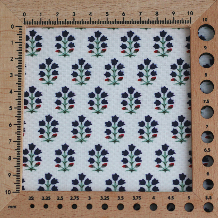 copy of Scarlett - Popeline douce coton organique fond ivoire fleuri bleu