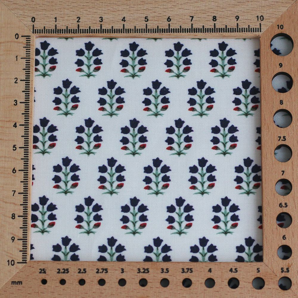 copy of Scarlett - Popeline douce coton organique fond ivoire fleuri bleu