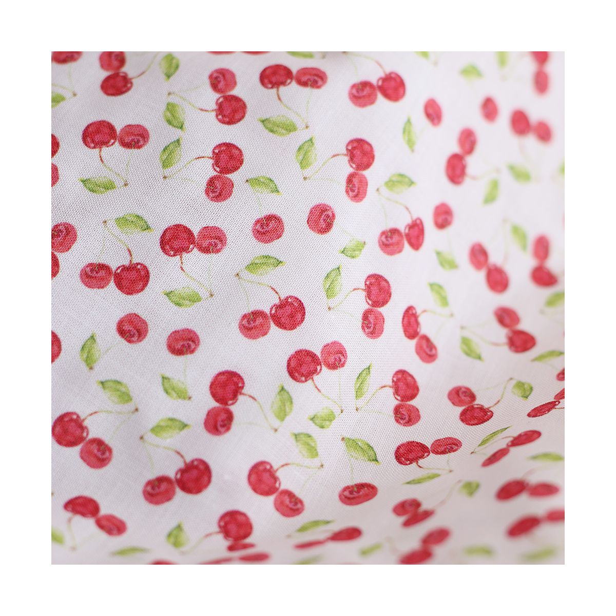 Cerise - Batiste de coton douce à imprimé rouge Cerise - Batiste de coton douce à imprimé rouge