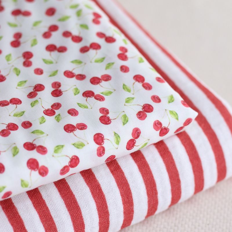 Cerise - Batiste de coton douce à imprimé rouge