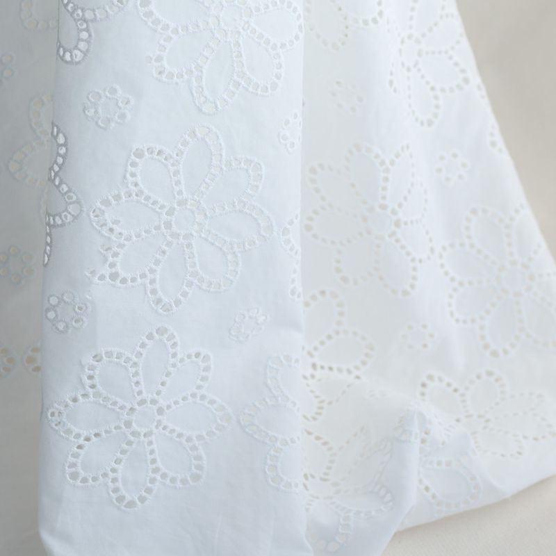 copy of Broderie anglaise plumetis de coton coloris blanc
