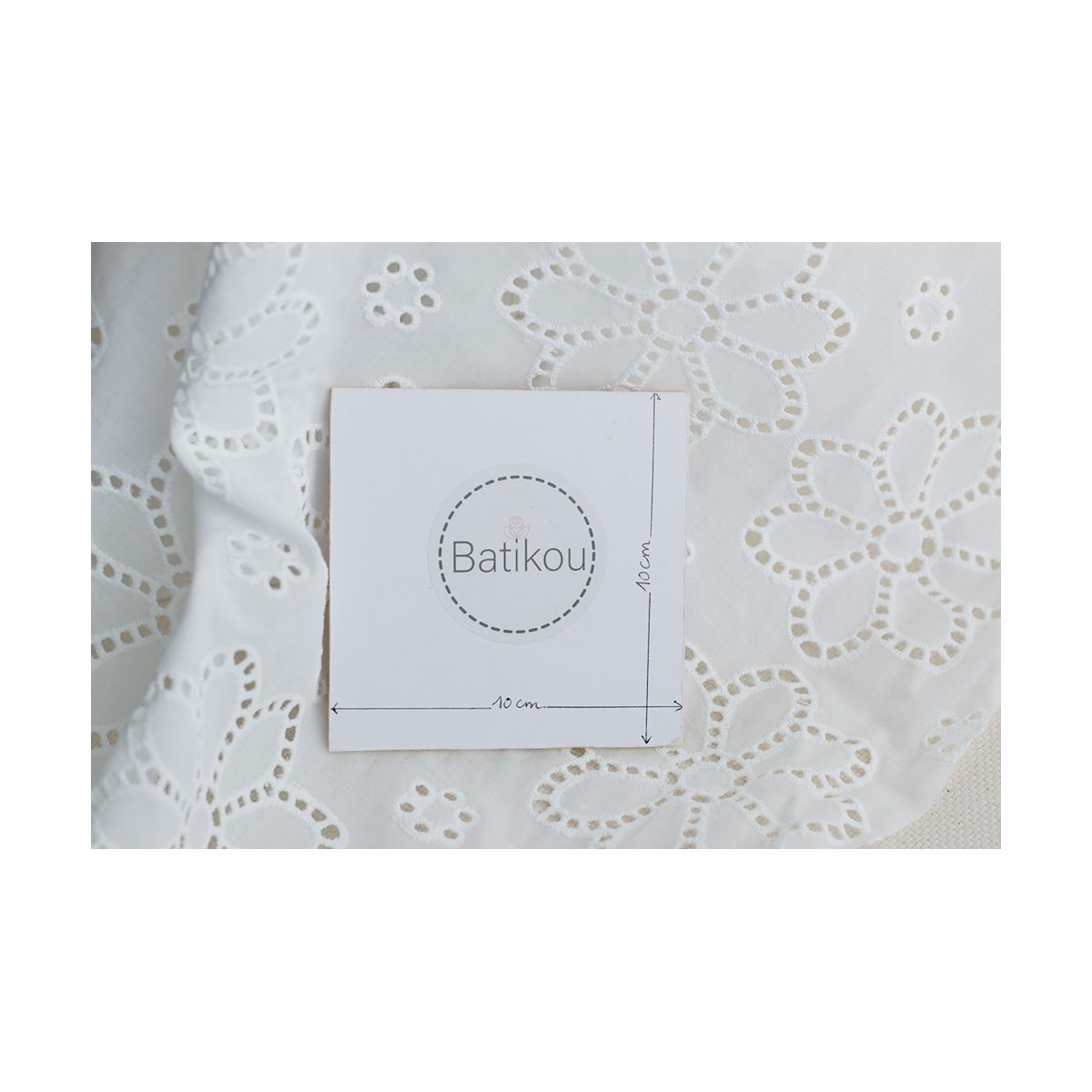 copy of Broderie anglaise plumetis de coton coloris blanc copy of Broderie anglaise plumetis de coton coloris blanc