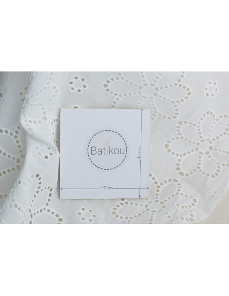 copy of Broderie anglaise plumetis de coton coloris blanc