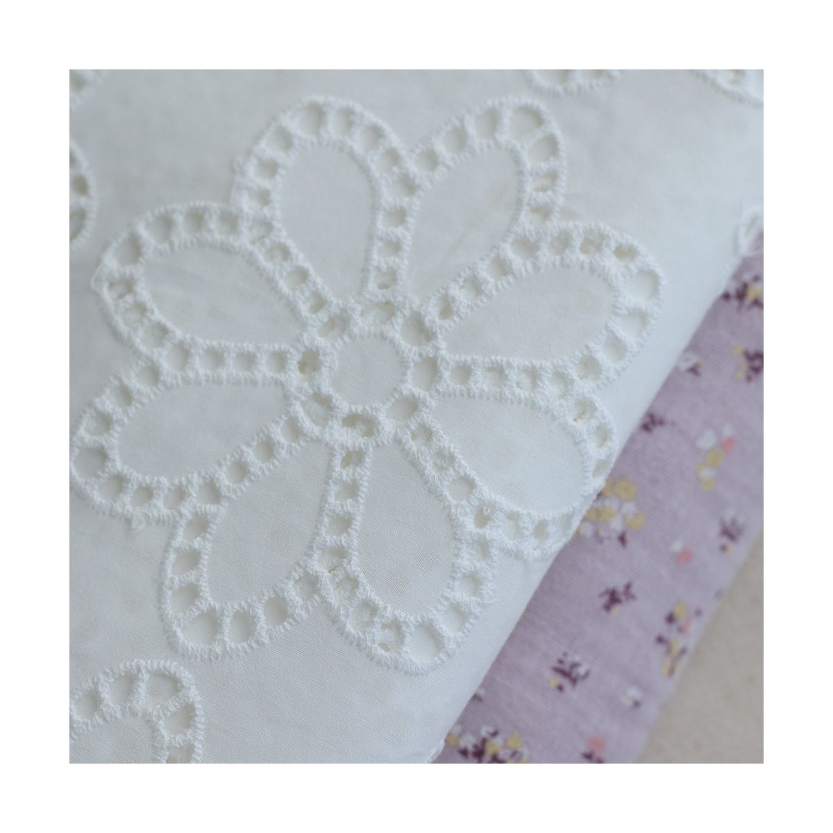 copy of Broderie anglaise plumetis de coton coloris blanc copy of Broderie anglaise plumetis de coton coloris blanc